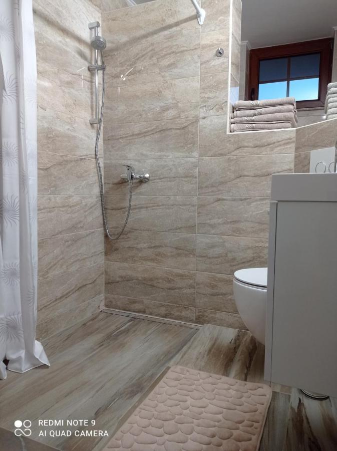 Zerko Holiday Home - Vineyard Chalet With Sauna And Jacuzzi Free Mirna Buitenkant foto
