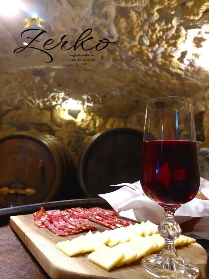 Zerko Holiday Home - Vineyard Chalet With Sauna And Jacuzzi Free Mirna Buitenkant foto